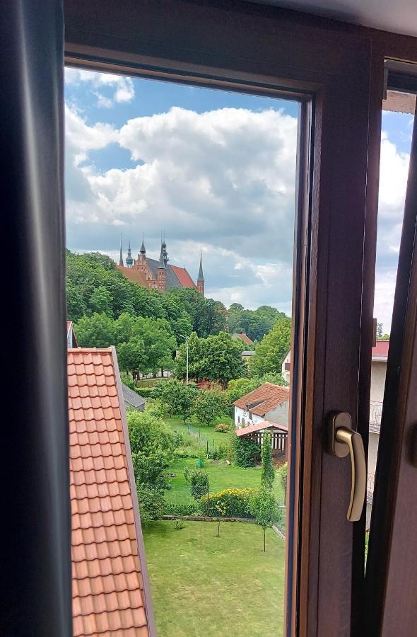 Pokoje Goscinne Cztery Wiatry Frombork Exterior foto